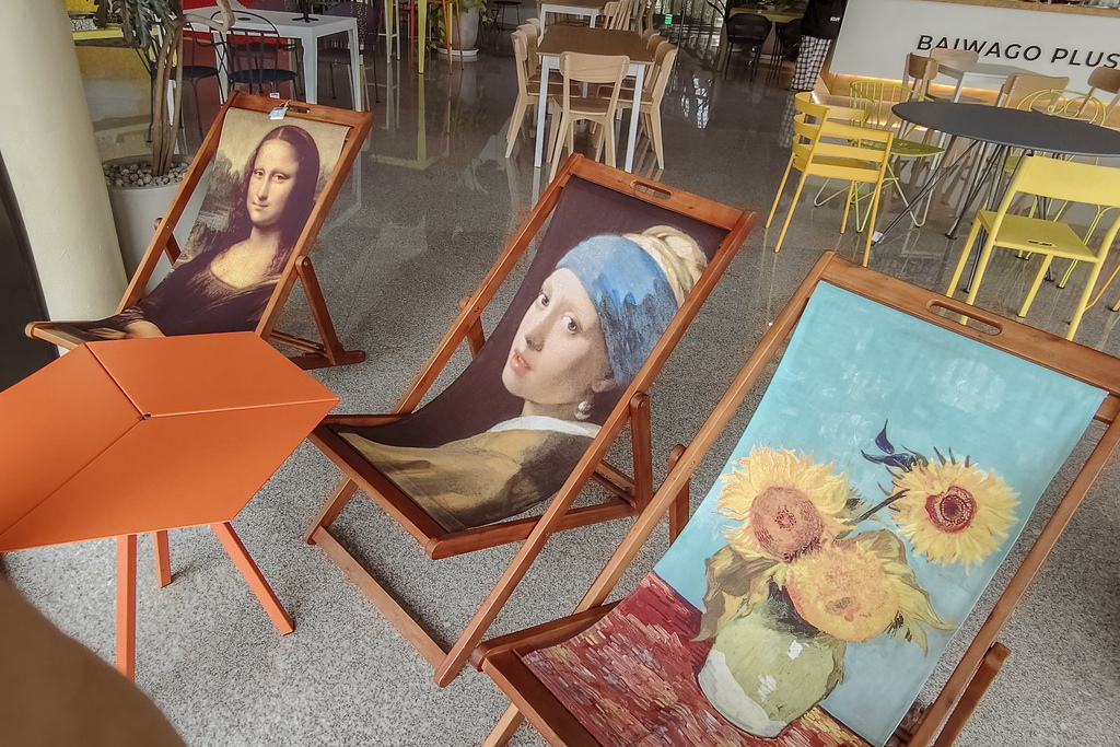 高雄海景質感咖啡廳 百瓦哥咖啡 高雄高流館 結合藝術創作展 感受咖啡與藝術美學3A.jpg
