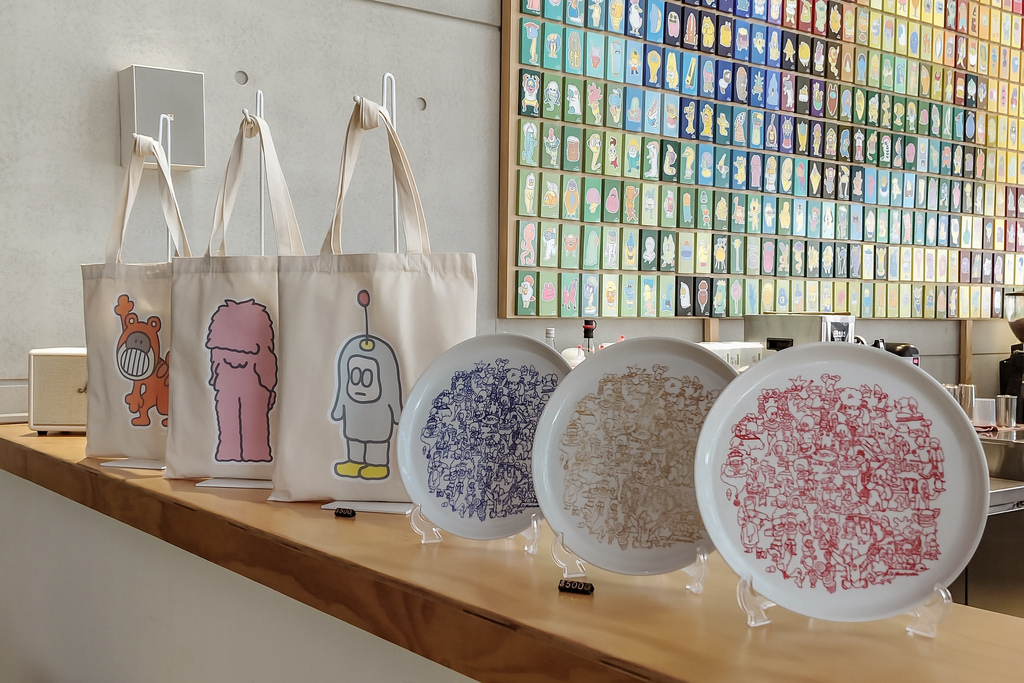 高雄海景質感咖啡廳 百瓦哥咖啡 高雄高流館 結合藝術創作展 感受咖啡與藝術美學22.jpg