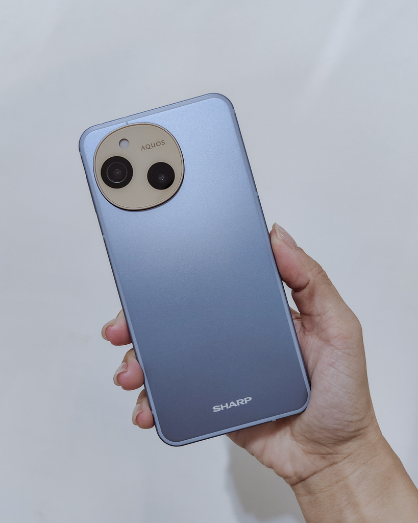 SHARP AQUOS sense9輕手機推薦 電池續航力超長待機 防水防摔日常隨手拍都美 超輕量日系手機開箱4.jpg