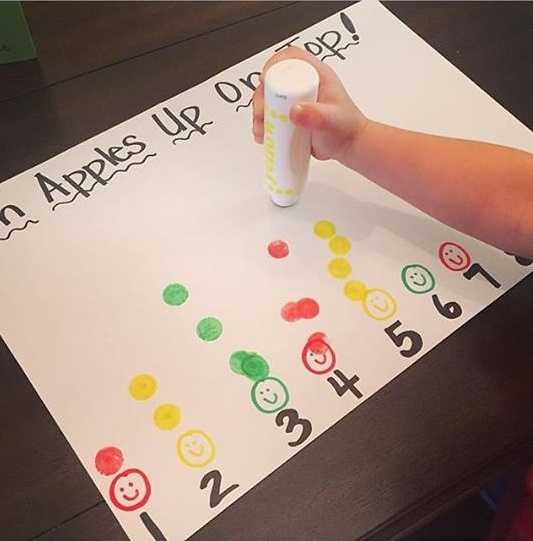 toddlers-ten-apples-book-activity.jpg