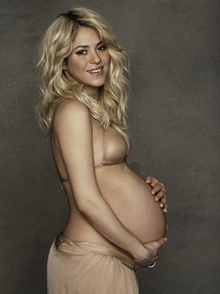 Shakira+Pregnant+Photos+2012-13+05.jpg