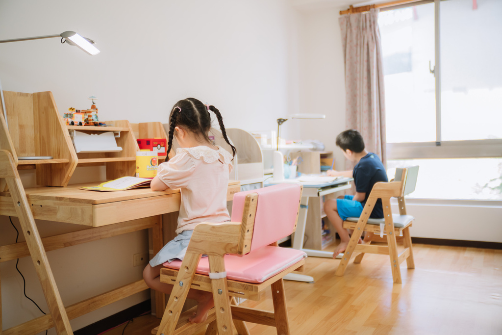 Chochobees_CJ902801_0123.jpg Chochobees_CJ902801_0123.jpg