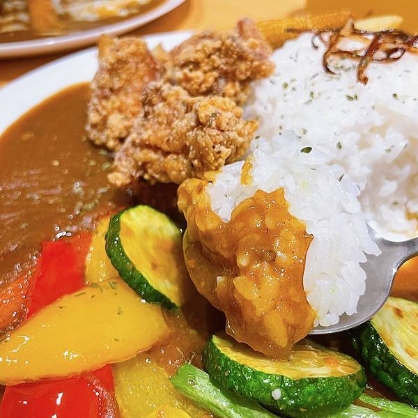 <市政府美食>炸物超好吃的日式咖哩專賣店 <市政府美食>炸物超好吃的日式咖哩專賣店