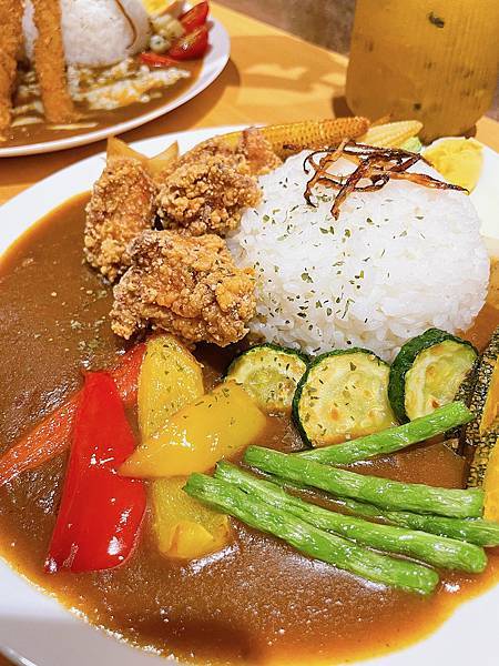 <市政府美食>炸物超好吃的日式咖哩專賣店 <市政府美食>炸物超好吃的日式咖哩專賣店