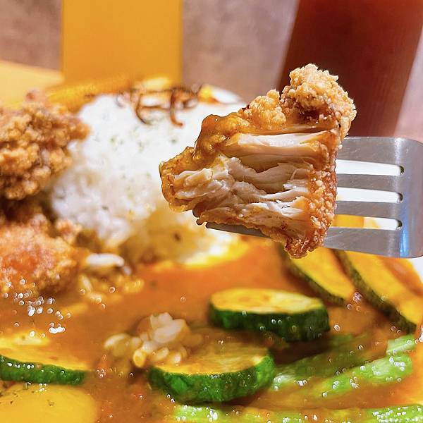 <市政府美食>炸物超好吃的日式咖哩專賣店 <市政府美食>炸物超好吃的日式咖哩專賣店