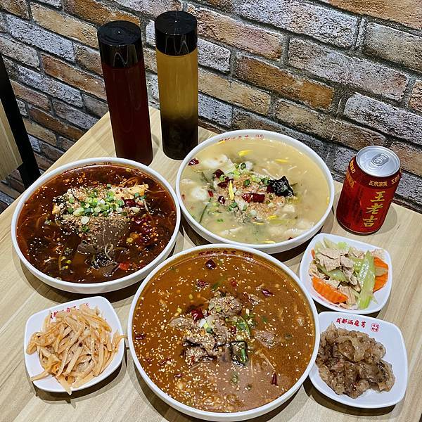 <大巨蛋美食>道地四川料理，超下飯酸菜魚麻辣煲