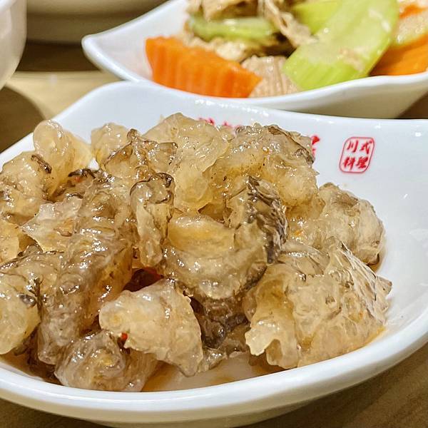 <大巨蛋美食>道地四川料理，超下飯酸菜魚麻辣煲