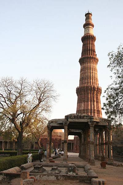 Dehli  37 Qutab Minar built 1193 AD.jpg