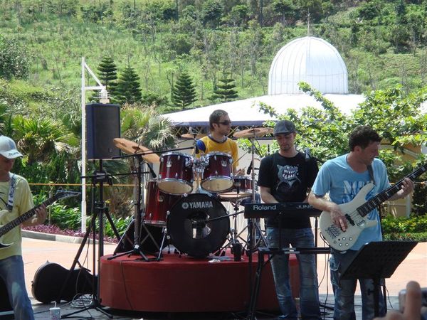 live band