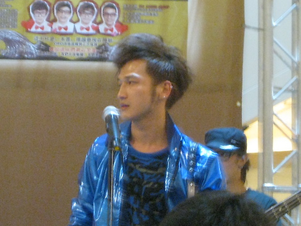 kid 好帥。 kid 好帥。