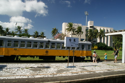 21台東糖廠舊鐵道.JPG