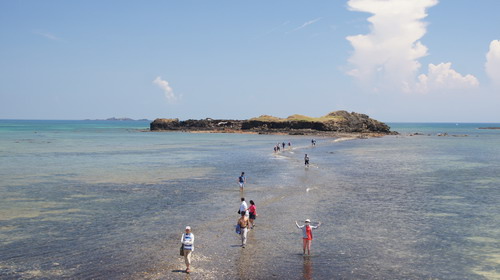 20澎湖赤嶼踏浪.JPG