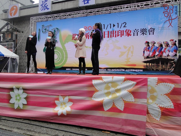 表演1.jpg