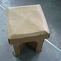紙箱做的椅子1.JPG