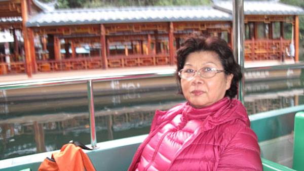 一樣是遊船，玻璃纖維造的。