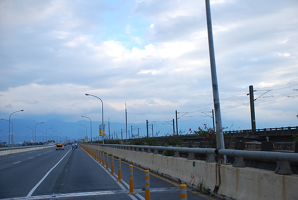 又有鐵路陪跑