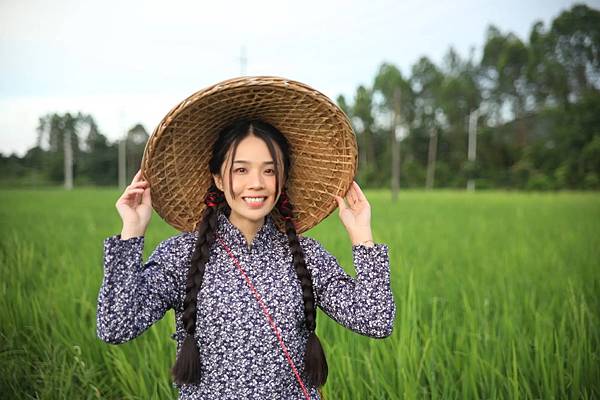 我家在那裡  有空來坐啦 !  唱歌給您聽喔