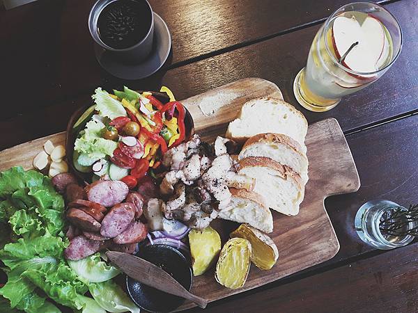 2017-07-23 01.58.33 1.jpg