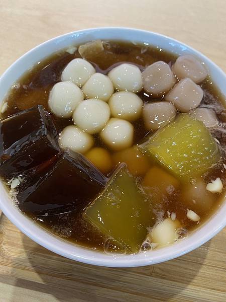 [食記] 桃園龍潭必吃豆花，澎湃豆花免費加豆花