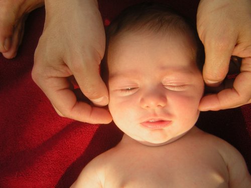 baby_massage_hands_773057_l.jpg baby_massage_hands_773057_l.jpg