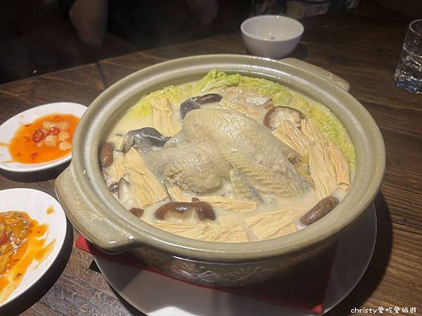 [食記] 台北。仁愛圓環-好米亞~美味雞湯