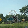 空蕩蕩的遊樂園.JPG