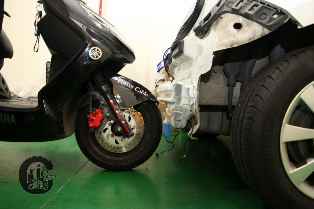 IMG_3762-2048.jpg IMG_3762-2048.jpg