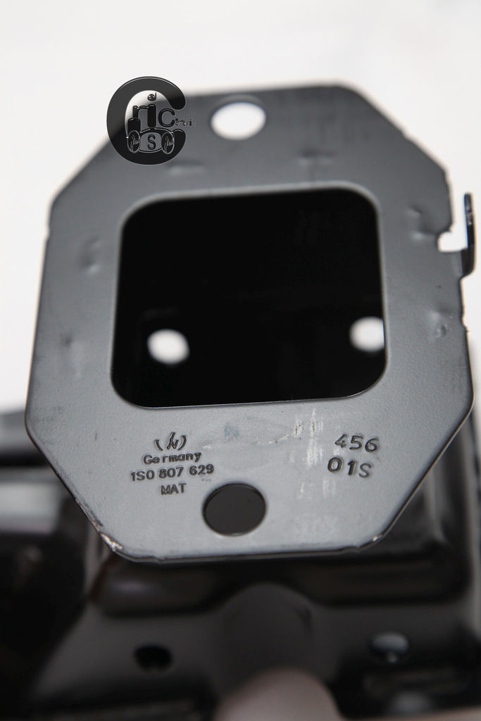 IMG_3887-2048.jpg IMG_3887-2048.jpg