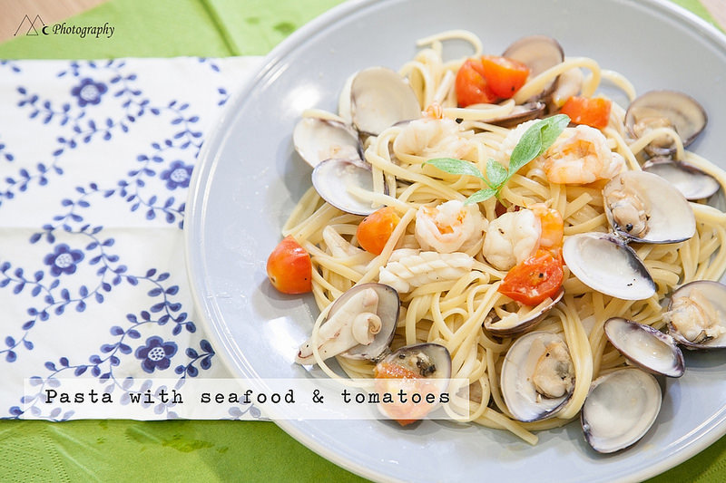 pasta with seafood & tomatoes2