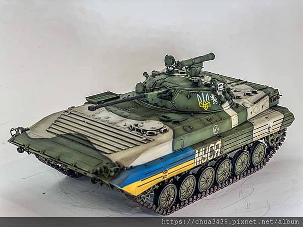 Ukraine BMP-2 - 05.jpg