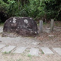 都蘭遺址石壁1.JPG