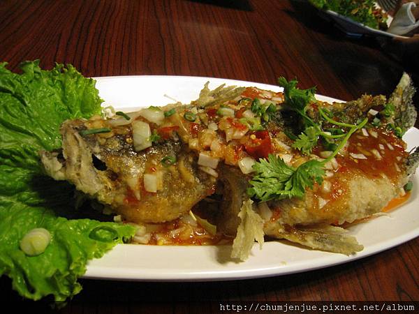 香酥酸辣鱸魚