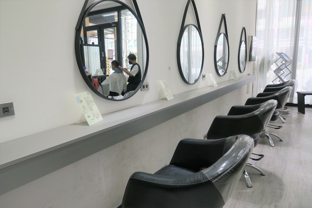 【彌敦道貳室】高雄楠梓燙染髮推薦!楠梓髮廊採用日本頂級京喚羽護髮~造型設計剪髮、染髮、燙髮給您專業的服務 【彌敦道貳室】高雄楠梓燙染髮推薦!楠梓髮廊採用日本頂級京喚羽護髮~造型設計剪髮、染髮、燙髮給您專業的服務