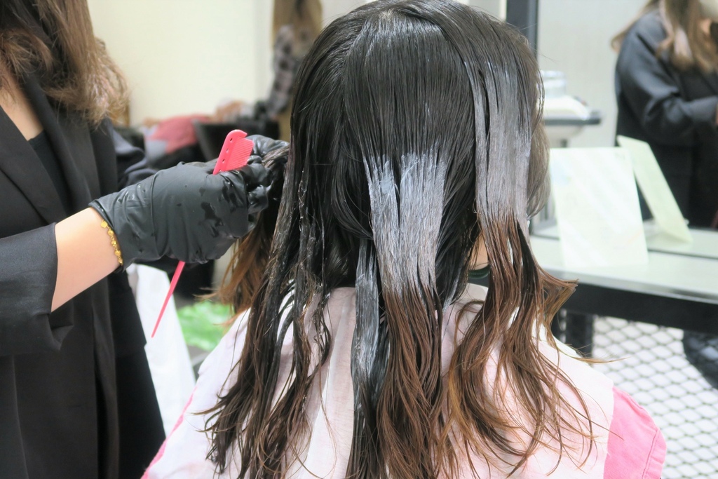 【彌敦道貳室】高雄楠梓燙染髮推薦!楠梓髮廊採用日本頂級京喚羽護髮~造型設計剪髮、染髮、燙髮給您專業的服務 【彌敦道貳室】高雄楠梓燙染髮推薦!楠梓髮廊採用日本頂級京喚羽護髮~造型設計剪髮、染髮、燙髮給您專業的服務