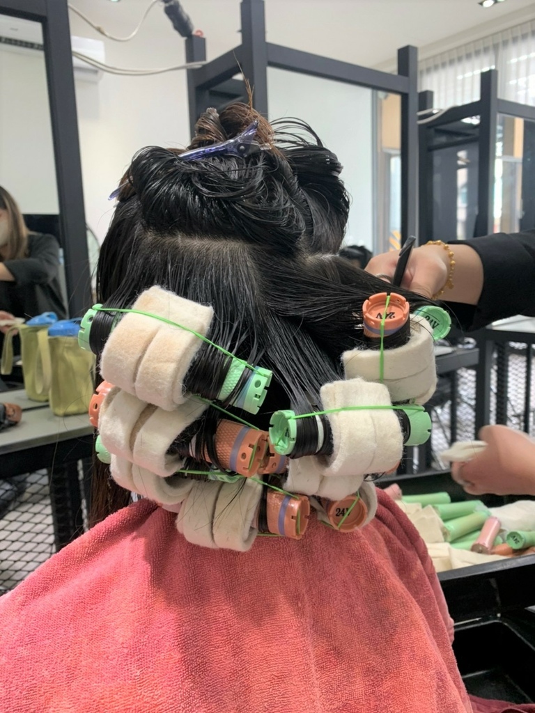 【彌敦道貳室】高雄楠梓燙染髮推薦!楠梓髮廊採用日本頂級京喚羽護髮~造型設計剪髮、染髮、燙髮給您專業的服務 【彌敦道貳室】高雄楠梓燙染髮推薦!楠梓髮廊採用日本頂級京喚羽護髮~造型設計剪髮、染髮、燙髮給您專業的服務