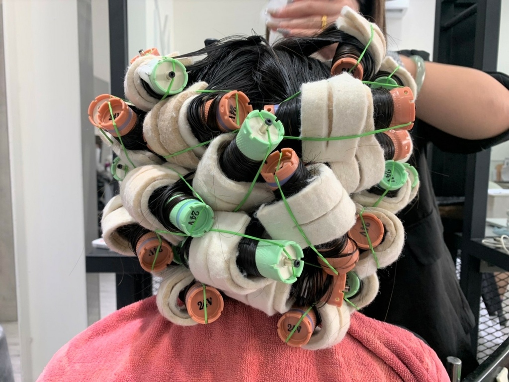 【彌敦道貳室】高雄楠梓燙染髮推薦!楠梓髮廊採用日本頂級京喚羽護髮~造型設計剪髮、染髮、燙髮給您專業的服務 【彌敦道貳室】高雄楠梓燙染髮推薦!楠梓髮廊採用日本頂級京喚羽護髮~造型設計剪髮、染髮、燙髮給您專業的服務