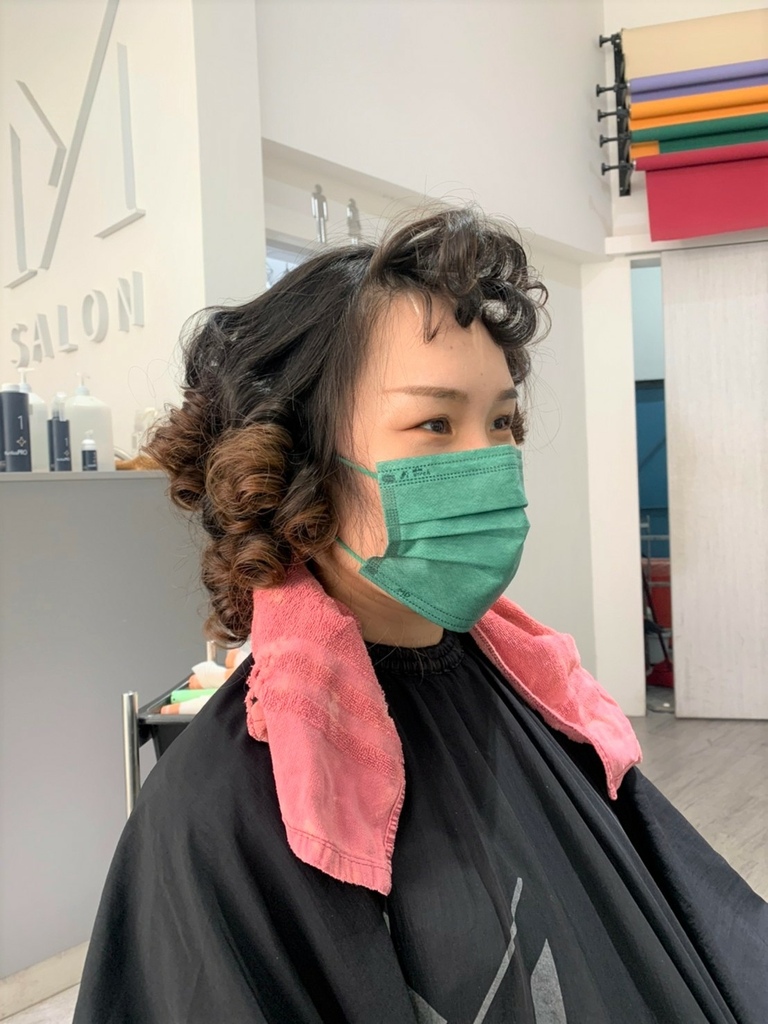 【彌敦道貳室】高雄楠梓燙染髮推薦!楠梓髮廊採用日本頂級京喚羽護髮~造型設計剪髮、染髮、燙髮給您專業的服務 【彌敦道貳室】高雄楠梓燙染髮推薦!楠梓髮廊採用日本頂級京喚羽護髮~造型設計剪髮、染髮、燙髮給您專業的服務