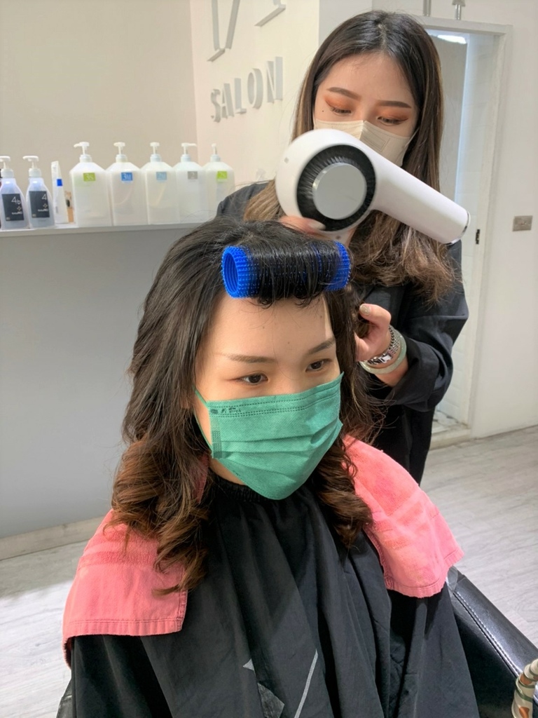 【彌敦道貳室】高雄楠梓燙染髮推薦!楠梓髮廊採用日本頂級京喚羽護髮~造型設計剪髮、染髮、燙髮給您專業的服務 【彌敦道貳室】高雄楠梓燙染髮推薦!楠梓髮廊採用日本頂級京喚羽護髮~造型設計剪髮、染髮、燙髮給您專業的服務