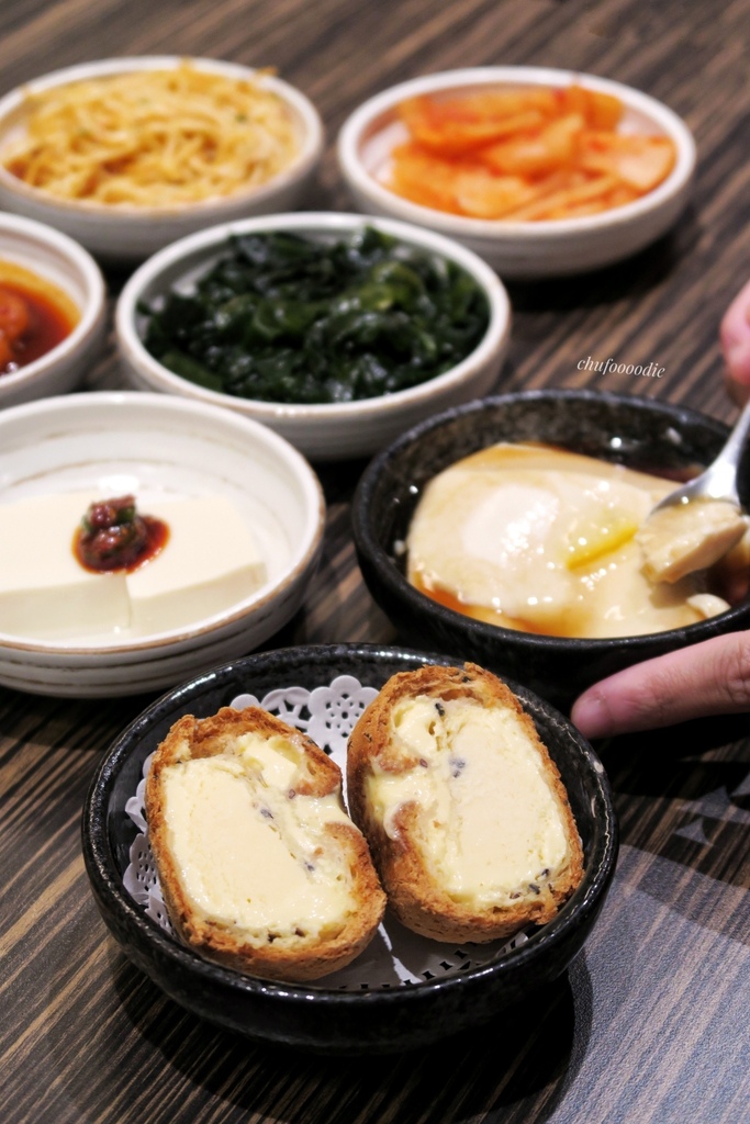 【玉豆腐韓式料理】必點的超濃起司明太子蛋捲~內用小菜無限續加~家樂福美食停車方便的高雄餐廳