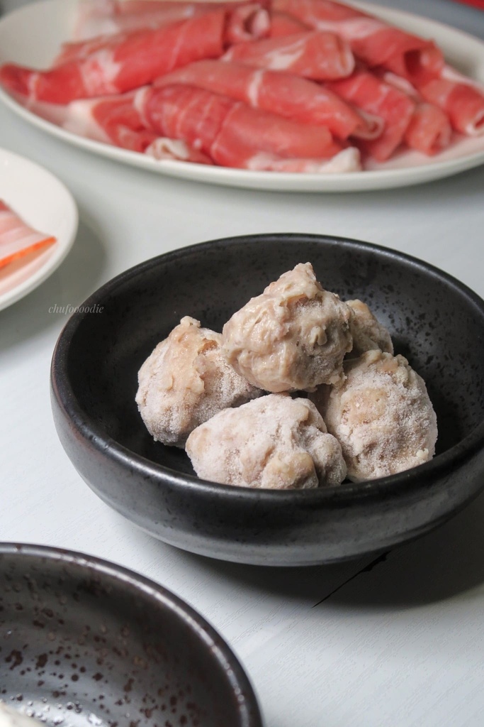 千槢小館-苓雅區石頭火鍋蘋果市集美食~酸度十足的高雄酸菜白肉