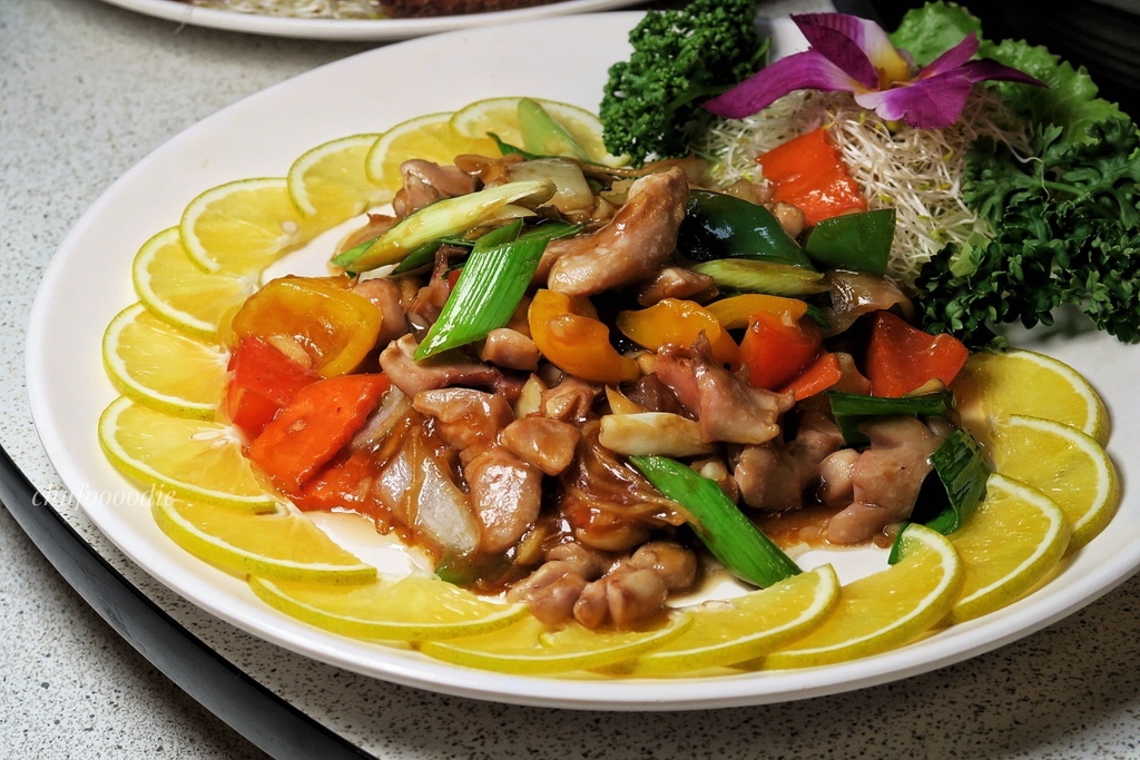 珍珍海鮮-肉燥飯吃到飽、附設免費停車場~屏東東港海鮮餐廳就吃