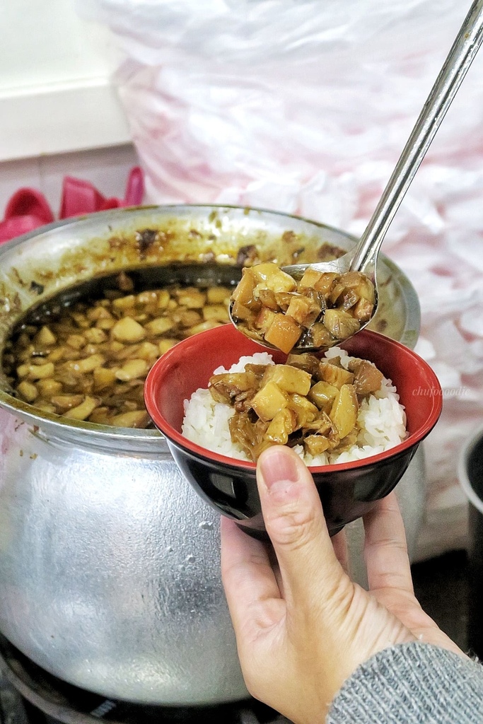 珍珍海鮮-肉燥飯吃到飽、附設免費停車場~屏東東港海鮮餐廳就吃