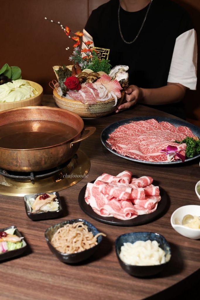 銅花精緻涮涮鍋-專人協助料理的頂級高雄火鍋餐廳~有火鍋界LV