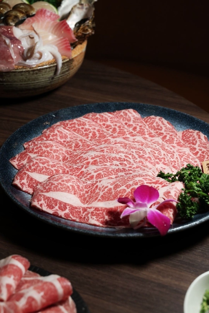 銅花精緻涮涮鍋-專人協助料理的頂級高雄火鍋餐廳~有火鍋界LV