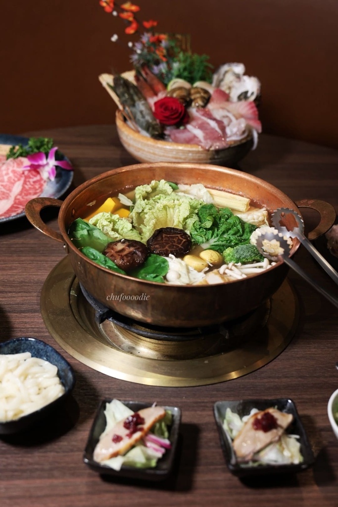 銅花精緻涮涮鍋-專人協助料理的頂級高雄火鍋餐廳~有火鍋界LV