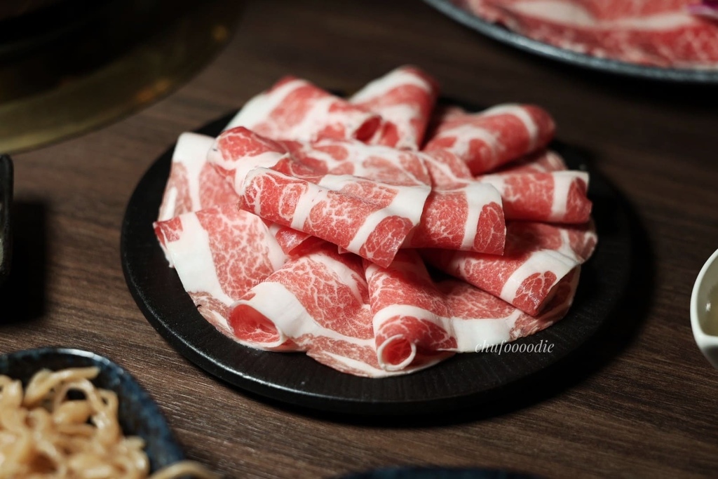 銅花精緻涮涮鍋-專人協助料理的頂級高雄火鍋餐廳~有火鍋界LV