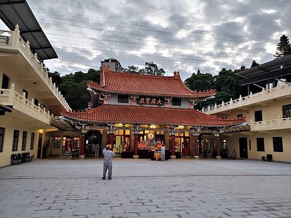 20191026新竹鳳山寺八關齋戒2.jpg