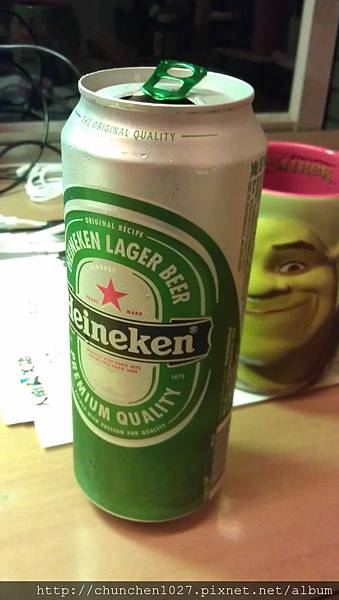 第一次，一個人的Heiniken，Cheers~