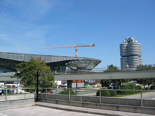 BMW總部&amp;興建中的新BMW museum