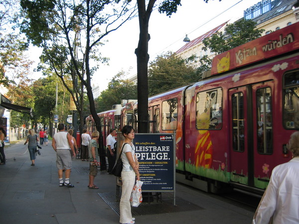 Oper ring上的電車 